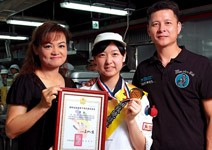 周小槿透過麵包打開新「視」界