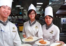 利偉榤用雙手打造自己的天空