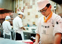 為何五星級飯店不再用開平餐飲實習生？