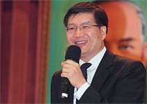 拚轉型兼學做行銷，華碩背水一戰能成功嗎？