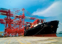 2014溫和復甦，「三高」風險不可忽略