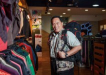 登「陸」不代工，賣「台」品牌更高竿