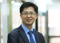 陸廠圍攻，三星如走在鋼索上的大象