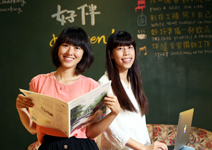 兩個女孩創業基地，讓老社區活起來