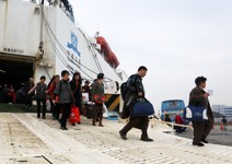 人睡上鋪、鮑魚睡下鋪 睡醒就抵達廈門