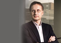 未來10年，賣資料比賣硬體賺錢