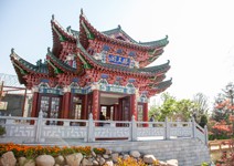 坐擁好山好水，滕王閣壯闊近在眼前