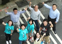 年輕人啟動「自己的教育自己救」運動