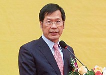 獵地買地眼光準，躋身中國3C通路霸主