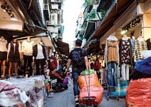 「韓國時尚」攻台，五分埔商家全面備戰