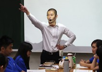 取材時事思辨「正義」，啟蒙多元價值觀