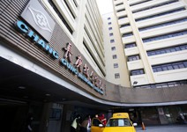 有盈餘、免繳稅，醫院賺的錢到哪去了？