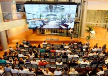 夠傻、夠簡單，才能和大國匹敵