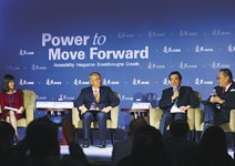 政府鼓勵加薪，積極與年輕人交流