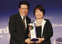 當官就像在水泥地種花