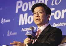 政府應改善創業環境，年輕人要放大格局