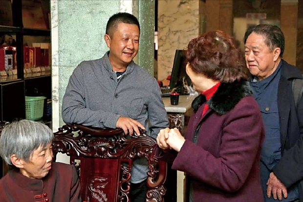 嚴厲卻貼心， 張勇把員工和客人捧在手心