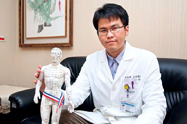 按壓穴道 解酸痛且有助入眠