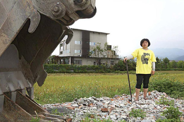 農舍濫建包夾，田裡不通風也沒日照