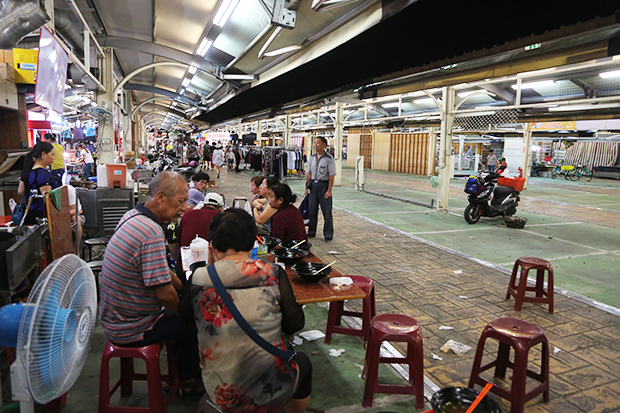 等不到陸客，全台最大金鑽夜市瀕倒閉