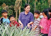 獨力成立書院，15年守護500位偏鄉童