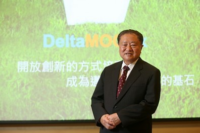 鄭崇華出手救教育 為未來培養科技製造人才