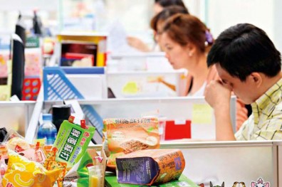 加班、熬夜刺激食欲，過勞肥是健康警訊