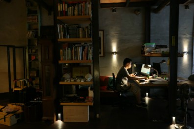 映照鐵窗花的老時光