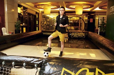 女將蛻變職場CEO發明迷你行動足球場