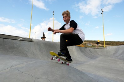 它是防洪排水道，也是最酷的滑板公園