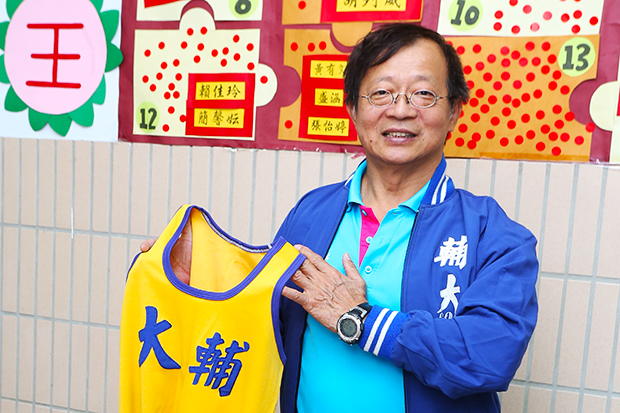 畢業31載每年相會 同班四年換得一世緣