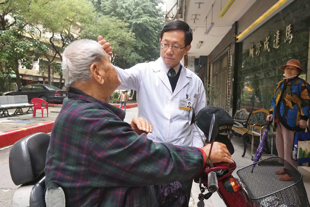 熱血僑生陪台灣病人到老