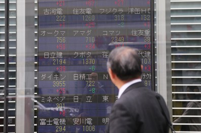 聚焦美、歐、日股，多元分散投資穩穩賺