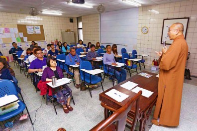 躺棺材、遺體SPA… 培養全方位送行者