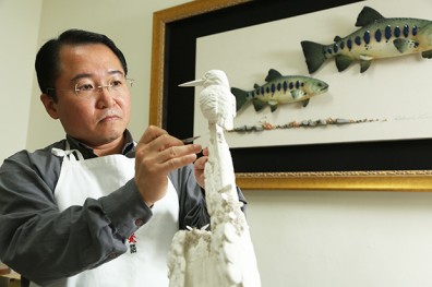 凝定美好瞬間，李國欽用陶瓷記錄生態