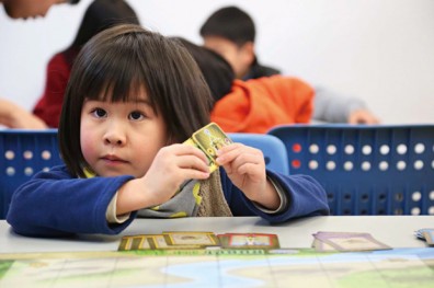 會堆積木、拼圖，你就會寫程式