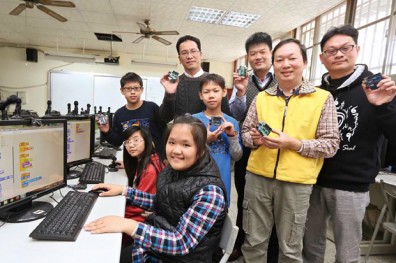 好奇心＋不服輸， 小創客愛上玩程式