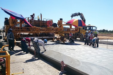 兩條跑道修15年， 桃機淪為國際笑話