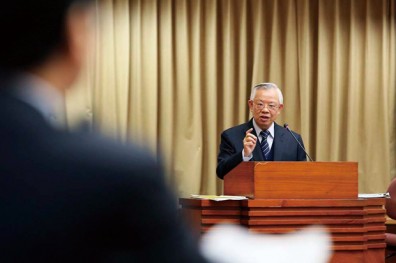 三低威脅、四大挑戰，金融業告別高獲利？