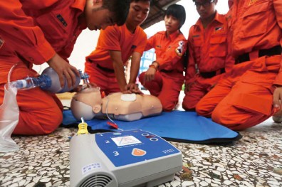 四成民眾聽過AED，81.9％不懂如何使用