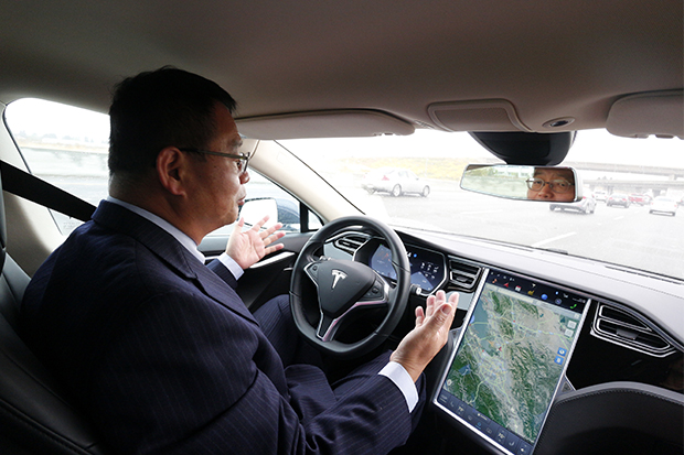 特斯拉的造型、性能 給車主「驚喜」未來