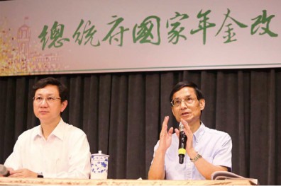 一個月開五次會 爭辯多於實質討論