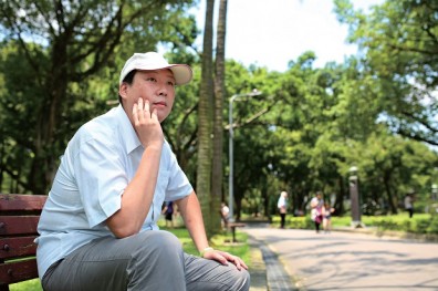 買儲蓄型保單，上網研究投資術