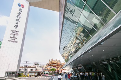 學生不會從天上掉下來 每次曝光都是生存戰