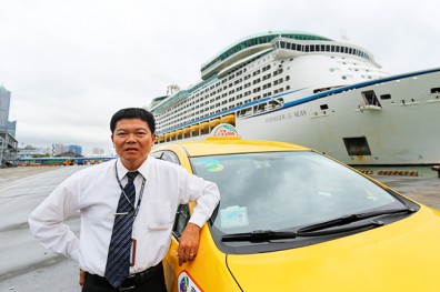 持觀光車證拚財源 小黃司機搶載遊輪客