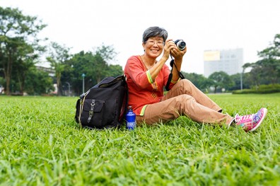 50歲讀大學、自助旅行 把世界當人生教室