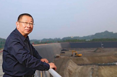 只能把生意往外推 收垃圾收到得罪人