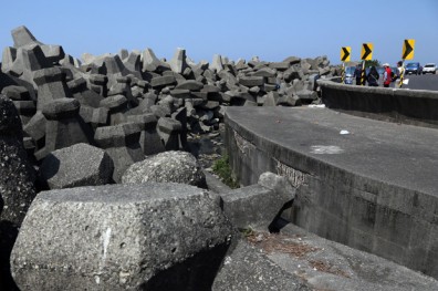 2萬兩黃金打造海堤 漁村成消波塊博物館