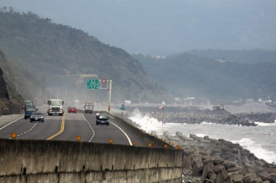 每公里維護費3.06億 公路築起三道銅牆鐵壁