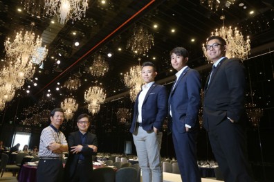 給第一桶金，而後放手讓孩子去闖蕩